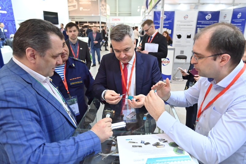 Сегодня выставку ExpoElectronica посетил Василий Викторович Шпак - Заместитель Министра промышленности и торговли Российской Федерации